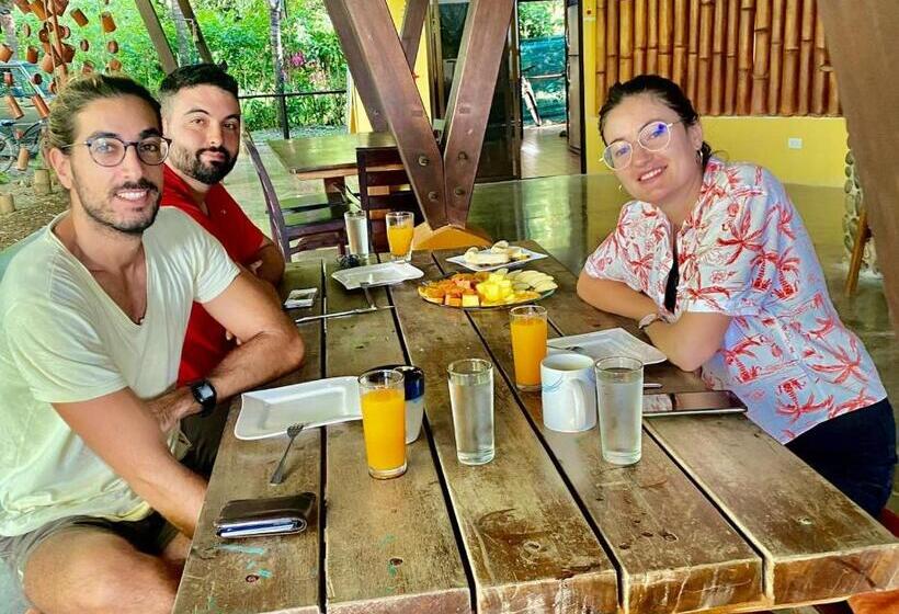 Pension Luminosa Uvita Hostel