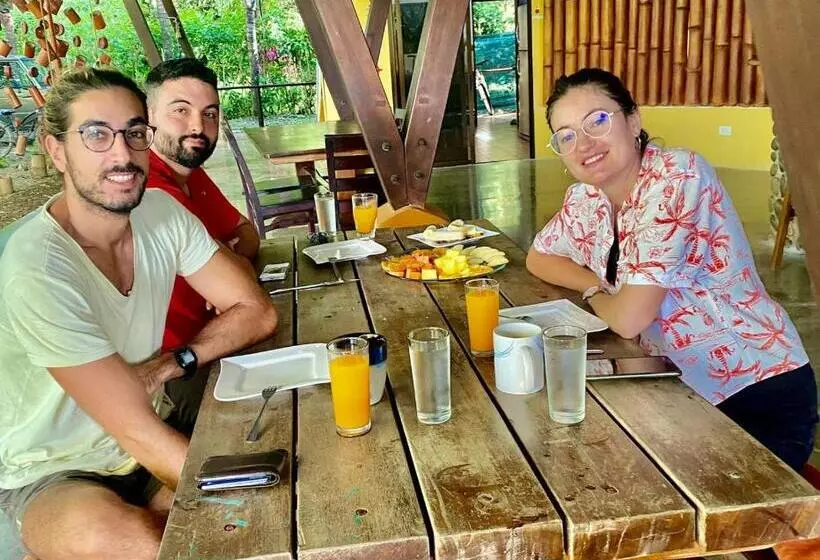 Majatalo Luminosa Uvita Hostel