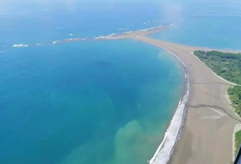 Majatalo Luminosa Uvita Hostel