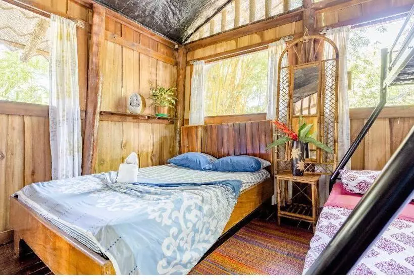 Majatalo Luminosa Uvita Hostel