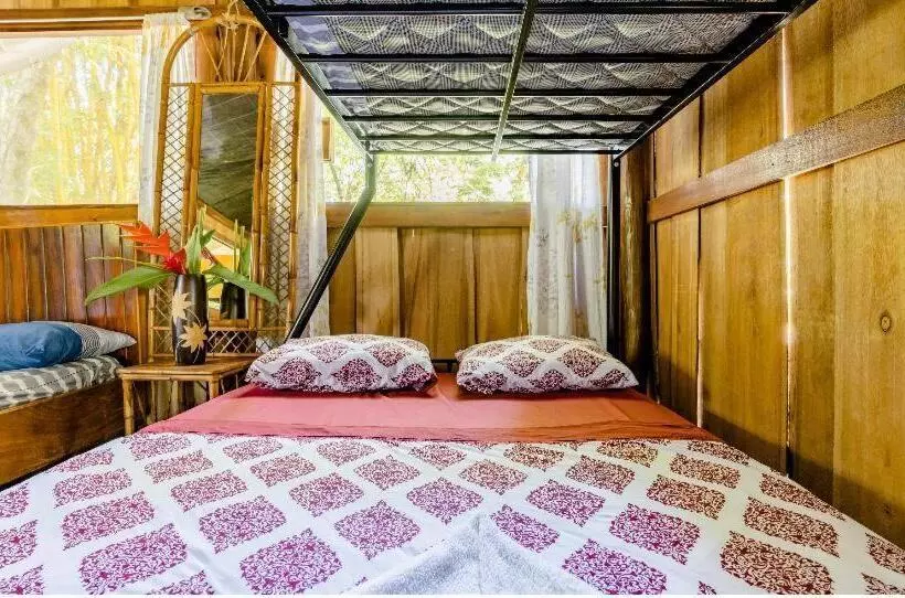 Majatalo Luminosa Uvita Hostel