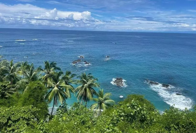 Majatalo Luminosa Uvita Hostel