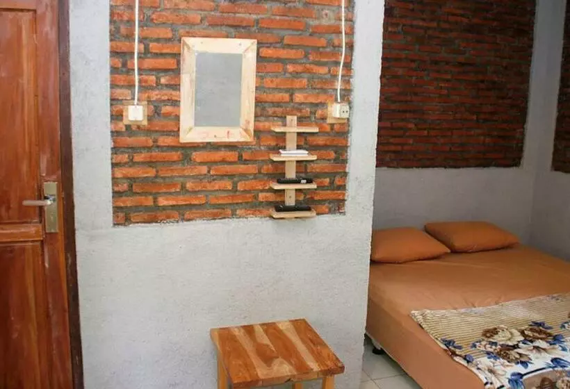 Majatalo Pondok Cowet Batu Karas