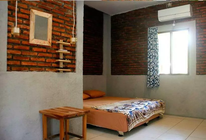 Majatalo Pondok Cowet Batu Karas