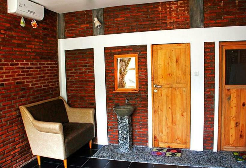 פנסיון Pondok Cowet Batu Karas