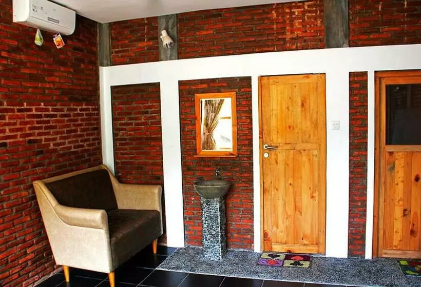 Majatalo Pondok Cowet Batu Karas