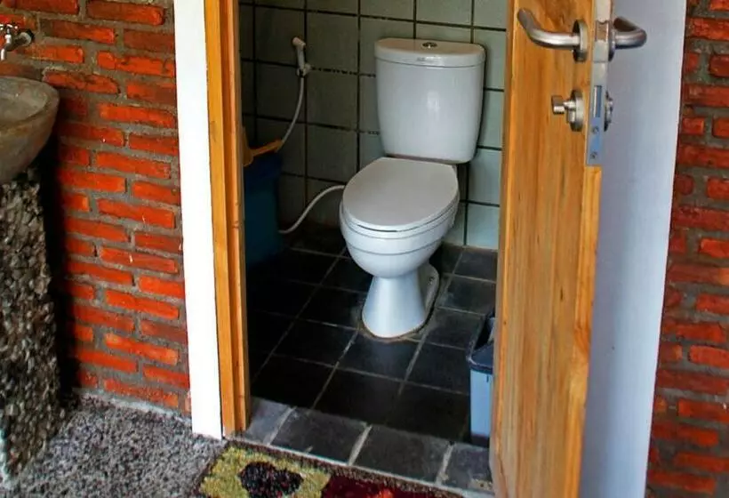 Majatalo Pondok Cowet Batu Karas