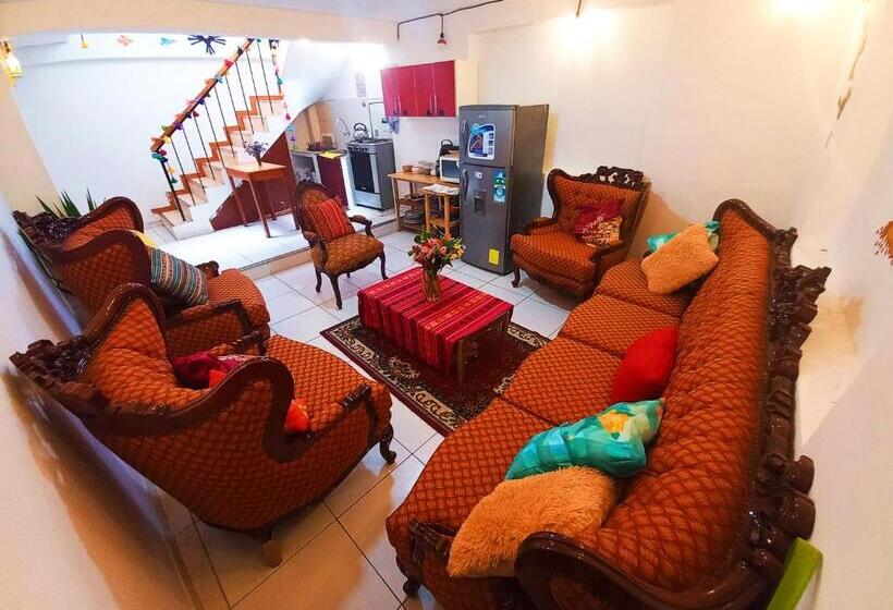 بنسيون The Andean Rooftop Guesthouse