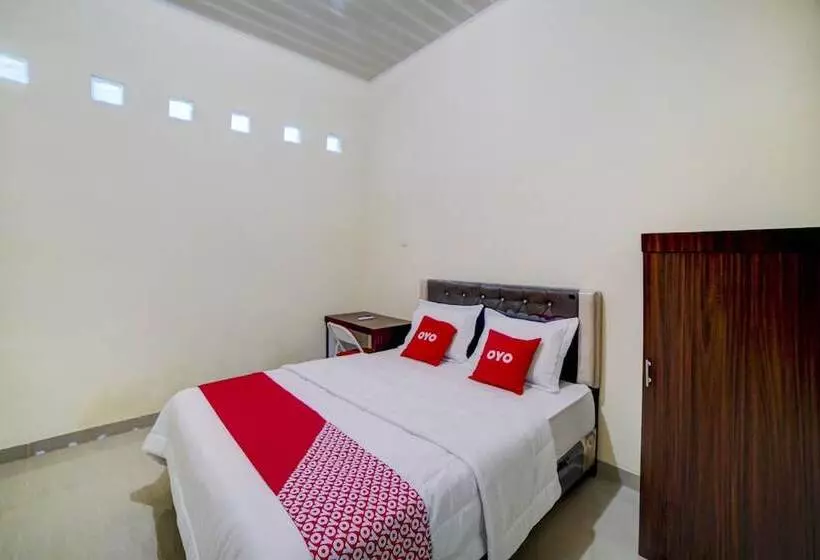 Hotelli Reddoorz At Shine Guest House Tebing Tinggi