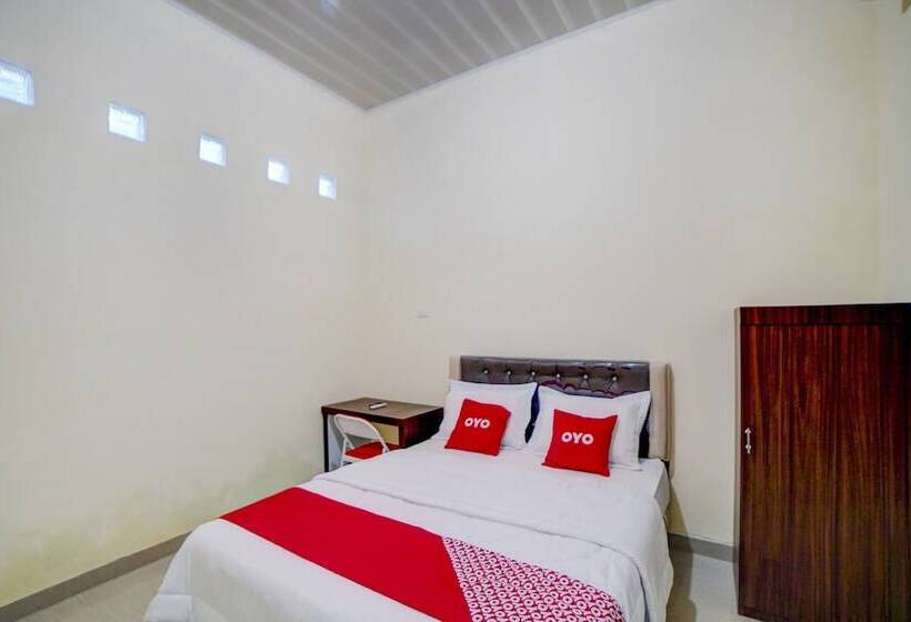 Hotel Reddoorz At Shine Guest House Tebing Tinggi