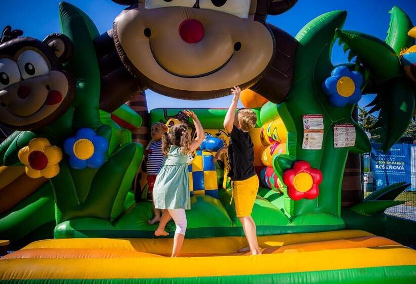 Bešeňová Gino Paradise Apartments With Aquapark