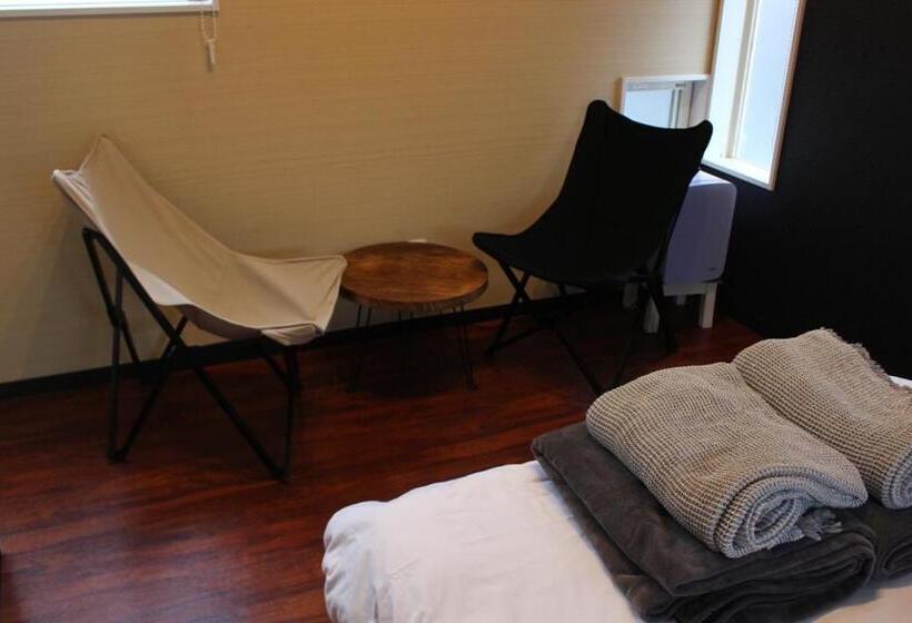 En Hostel & Café Bar