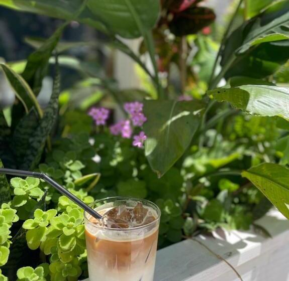 En Hostel & Café Bar