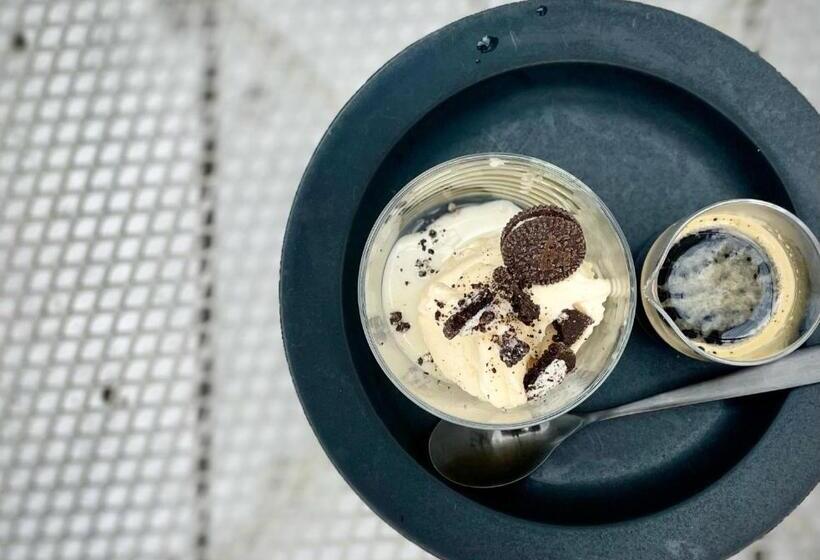 En Hostel & Café Bar