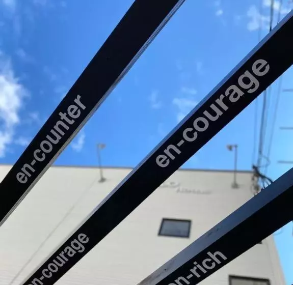 En  Hostel & Café Bar