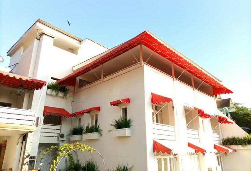 ホテル Pondok Wisata Jaden Trawas Mojokerto