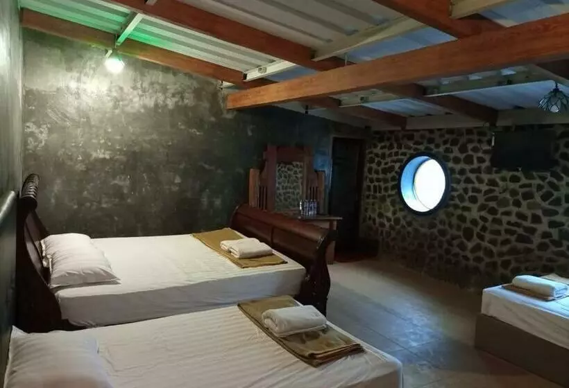 ホテル Pondok Wisata Jaden Trawas Mojokerto