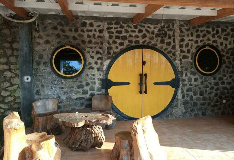 ホテル Pondok Wisata Jaden Trawas Mojokerto