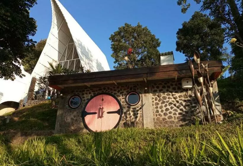 ホテル Pondok Wisata Jaden Trawas Mojokerto