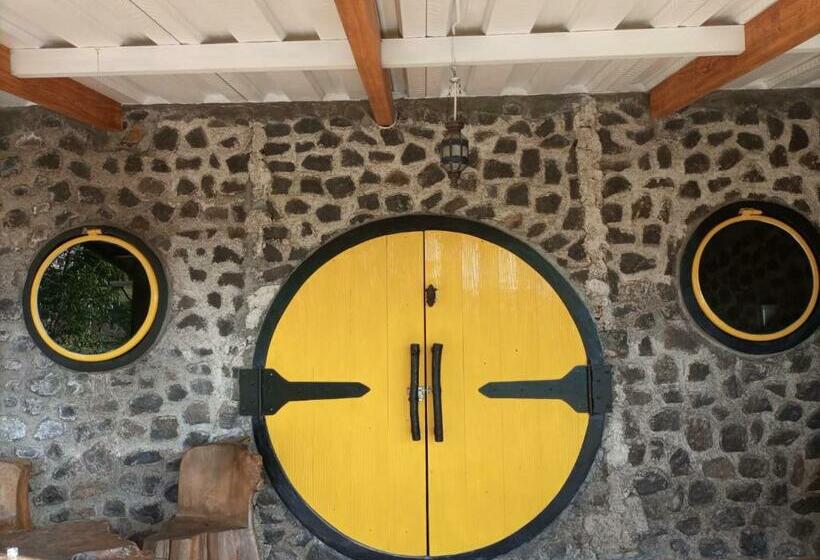 ホテル Pondok Wisata Jaden Trawas Mojokerto