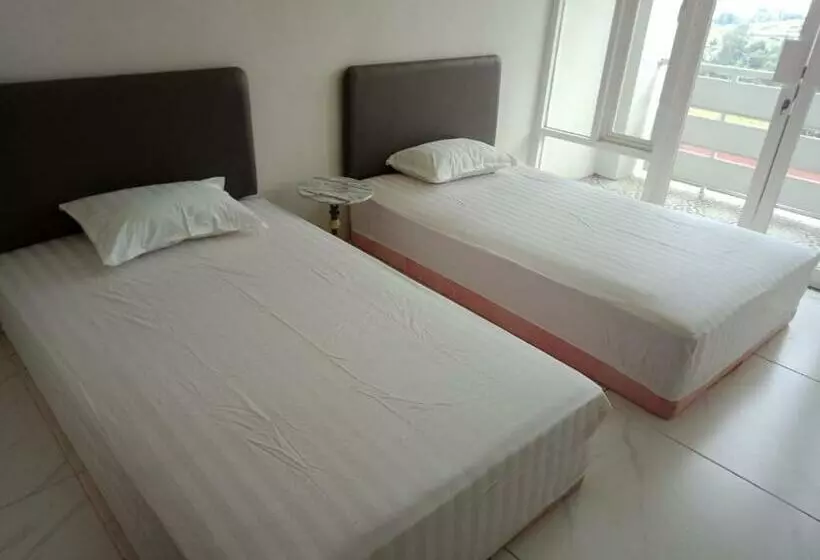 ホテル Pondok Wisata Jaden Trawas Mojokerto