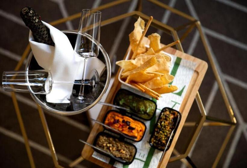 هتل Sapphire House Antwerp, Autograph Collection