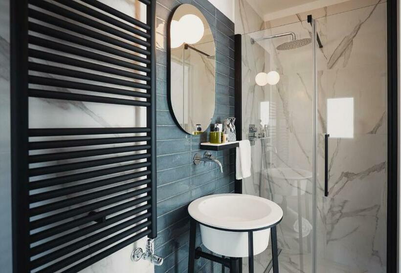 Отель Volante Urban Design