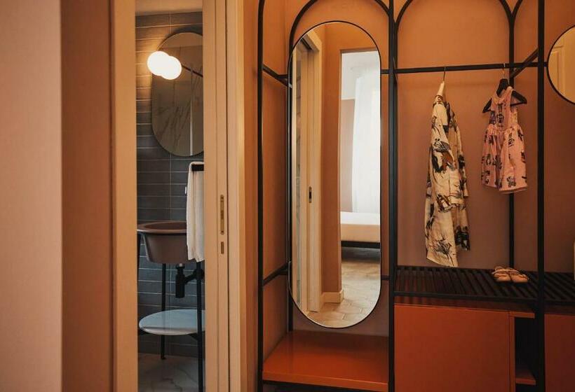 Отель Volante Urban Design