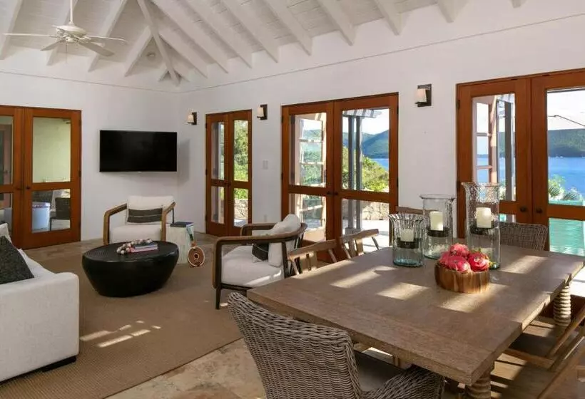 Lovango Resort And Beach Club