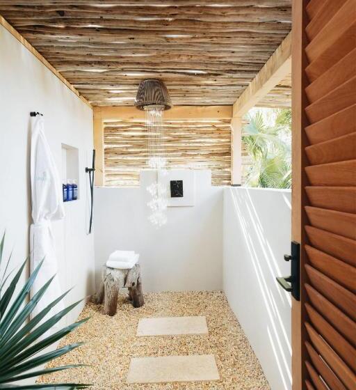 Lovango Resort And Beach Club