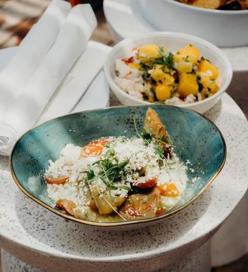 Lovango Resort And Beach Club