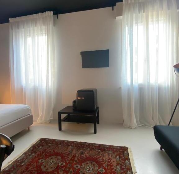 פנסיון Casimiro Rooms