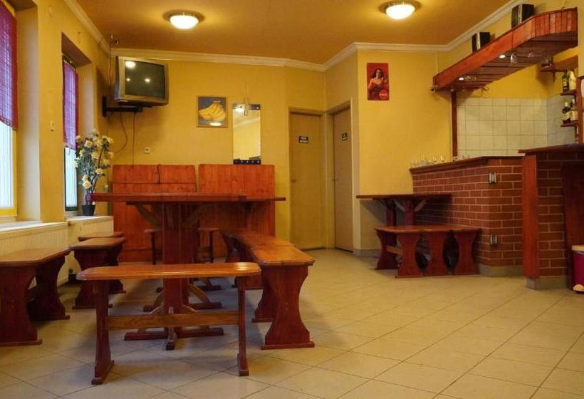 ペンション Pajkos Póni Vendégház