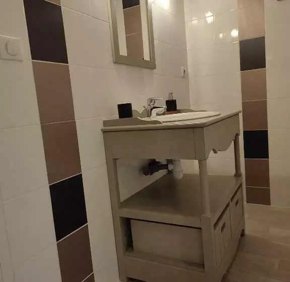 ベッドアンドブレックファースト Chambre D Hôtes La Bardinière
