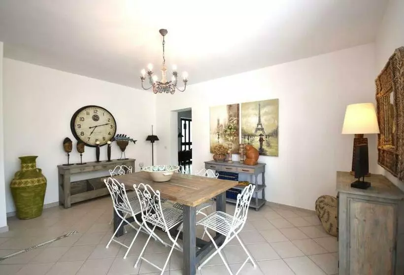 Aamiaismajoitus (B&B) Domus Olea