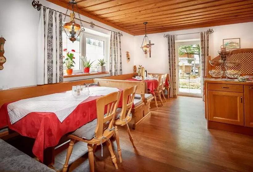 تختخواب و صبحانه Haus Obermühle