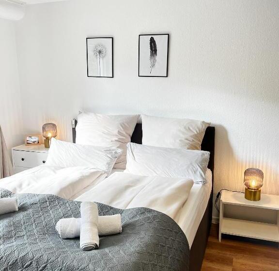 住宿加早餐  Modern Room With Netflix In Porta Westfalica