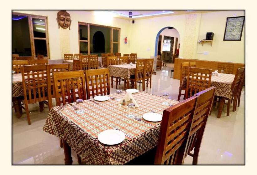 Hotel The Ranikhet Continental