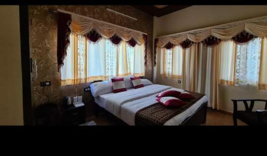 Hotel The Ranikhet Continental