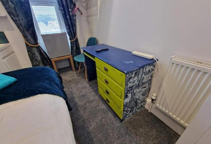 بنسيون Lansdowne Simply Stay