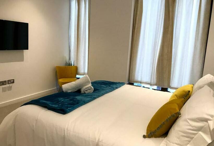 بنسيون Maplewood Luxurious One Bed Flat With Free Parking