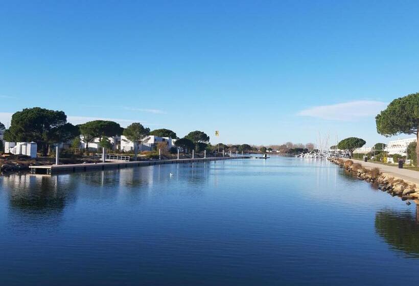 مبيت وإفطار Hébergement Chambre D Hôtes Grau Du Roi Mas Des Marines Piscine Adult Only