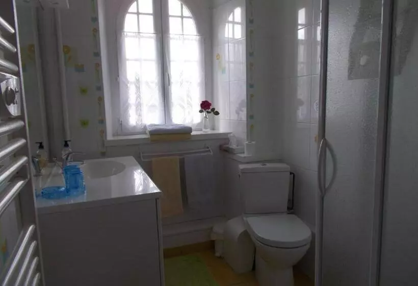 Aamiaismajoitus (B&B) Les Ajoncs