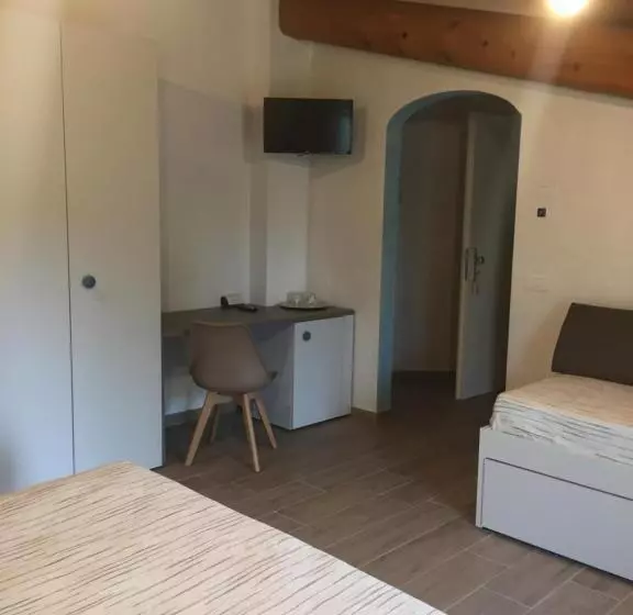 Hotelli Agriturismo Il Glicine Bianco