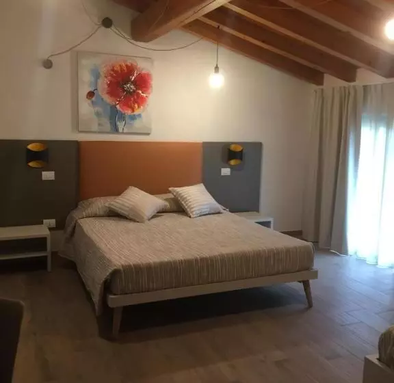 Hotelli Agriturismo Il Glicine Bianco
