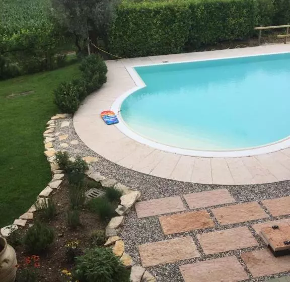 Hotelli Agriturismo Il Glicine Bianco