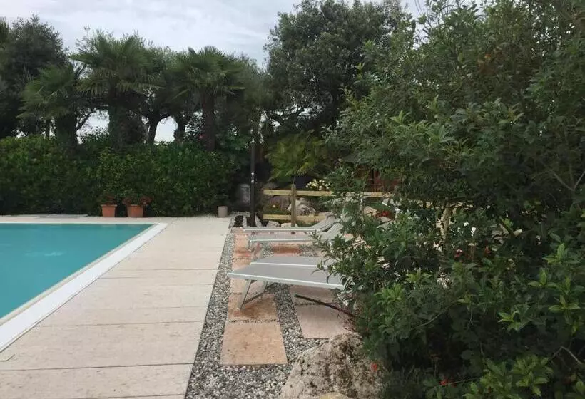 Hotelli Agriturismo Il Glicine Bianco