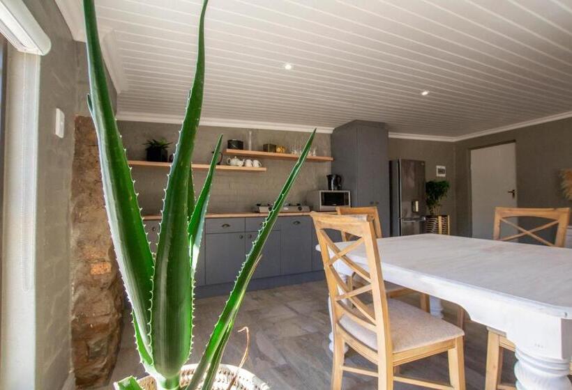 ホテル Desert Wind Private Guest And Game Farm