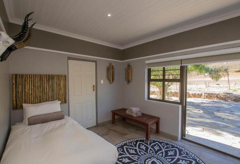 ホテル Desert Wind Private Guest And Game Farm