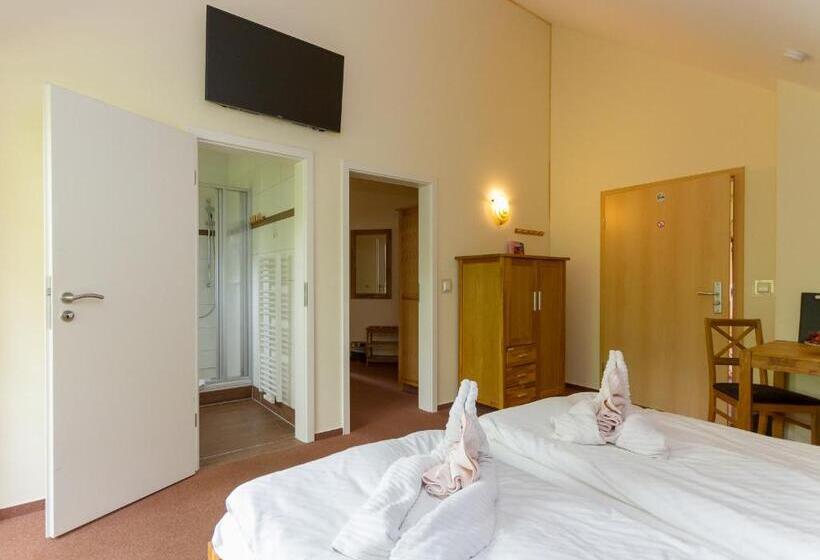 ホテル & Restaurant Wilder Eber